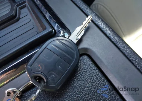 2013 Ford Mustang V6 z USA, uszkodzony, nr VIN 1ZVBP8AM6D5226425